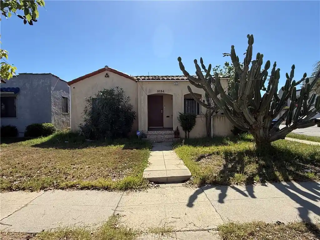 Photo 1 of Single family home for sale at 3134 West 68th St, Los Angeles, CA 90043 | MLS# CV26226009 | Listing updated on 2026-10-20