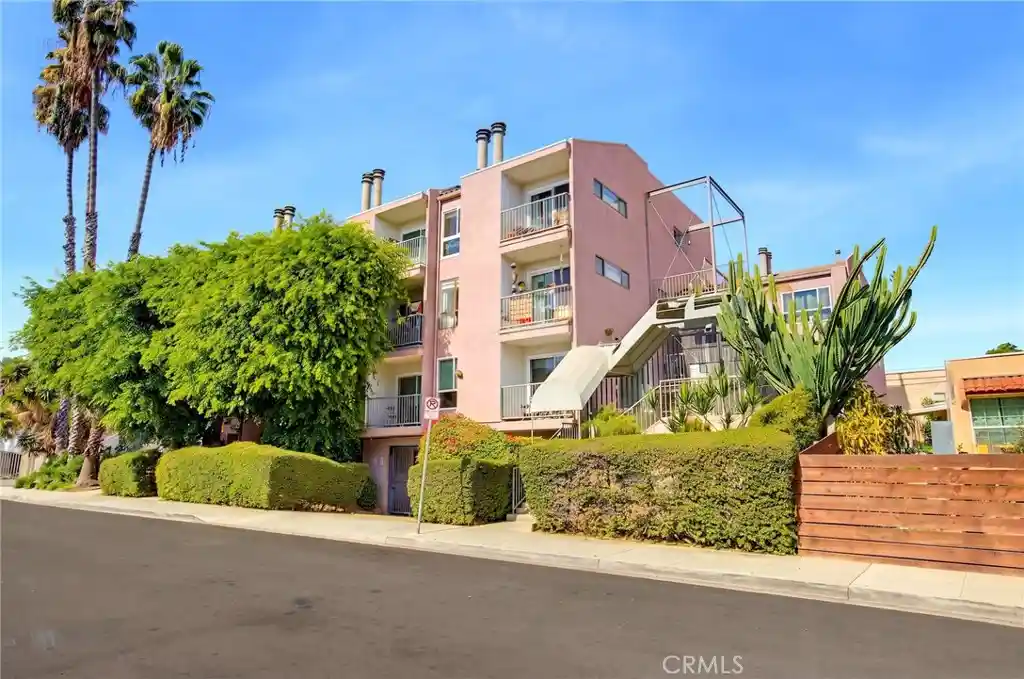 Condo for sale at 6525 La Mirada #112, Los Angeles, CA 90038 | MLS# BB26225100