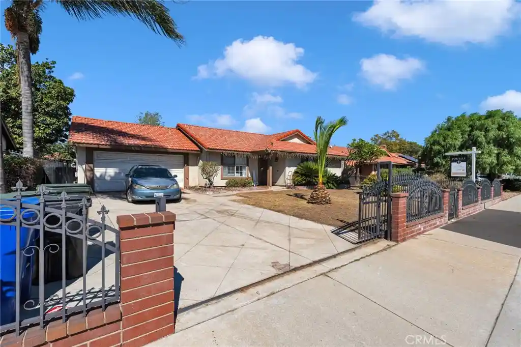 Single family home for sale at 1282 W Hawthorne, Bloomington, CA 92316 | MLS# IV26226568