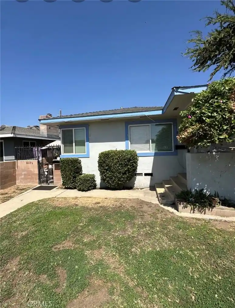Photo 1 of Multi family home for sale at 2117 1/2 Bedford Way, Bakersfield, CA 93308 | MLS# PW26226552 | Listing updated on 2026-10-20