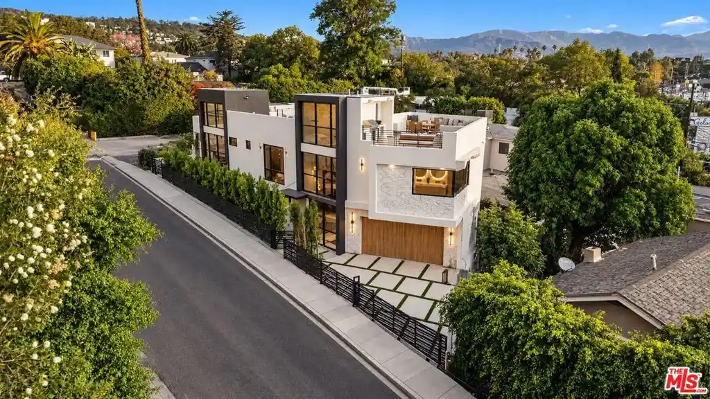 Photo 1 of Single family home for sale at 3721 Evans St, Los Angeles, CA 90027 | MLS# 26986353 | Listing updated on 2026-10-28