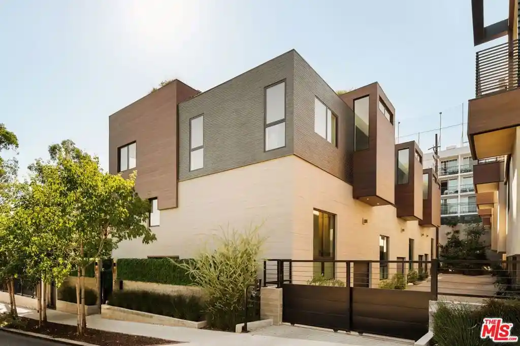 Photo 1 of Single family home for sale at 917 Hilldale Ave, West Hollywood, CA 90069 | MLS# 26102814 | Listing updated on 2026-10-27