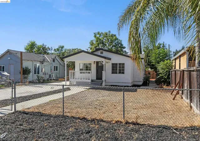 Photo 1 of Single family home for sale at 707 S Conejo Ave, Modesto, CA 95354 | MLS# 41151701 | Listing updated on 2026-10-30