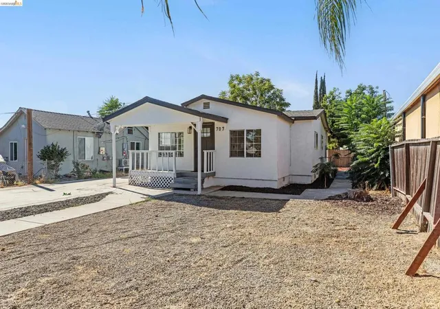 Photo 2 of Single family home for sale at 707 S Conejo Ave, Modesto, CA 95354 | MLS# 41151701 | Listing updated on 2026-10-30
