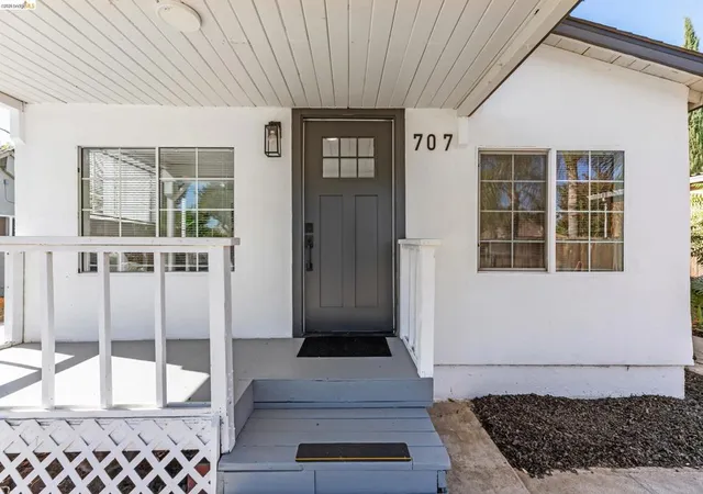Photo 4 of Single family home for sale at 707 S Conejo Ave, Modesto, CA 95354 | MLS# 41151701 | Listing updated on 2026-10-30