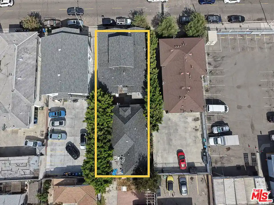 Multi family home for sale at 1237 Fedora St, Los Angeles, CA 90006 | MLS# 26995043