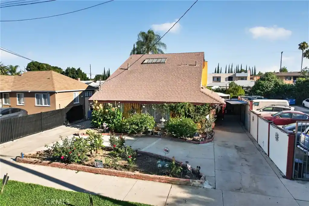 Photo 1 of Sale Pending at 16042 Kittridge, Van Nuys, CA 91406 | MLS# SR26226973 | Listing updated on 2026-10-27