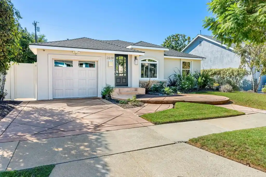 Photo 1 of Single family home for sale at 2019 Charlemagne Ave, Long Beach, CA 90815 | MLS# PW26200212 | Listing updated on 2026-10-29