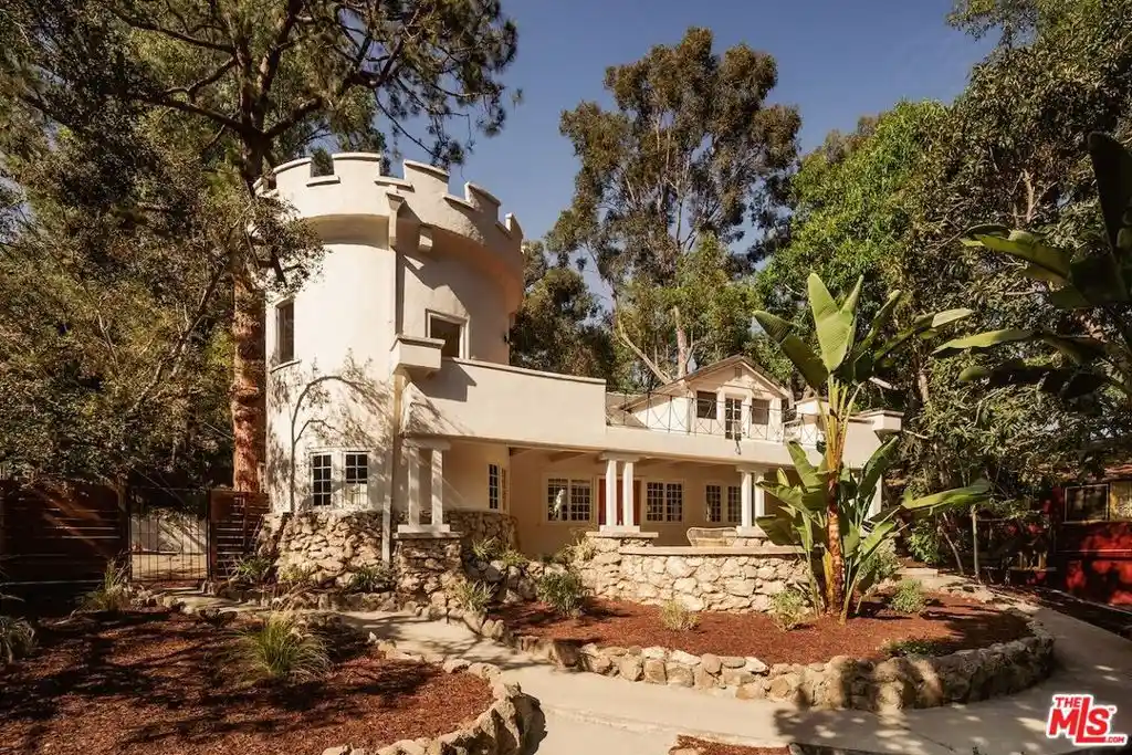Single family home for sale at 8337 Lookout Mountain Ave, Los Angeles, CA 90046 | MLS# 26103445