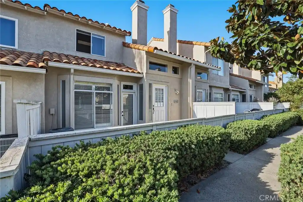 Photo 1 of Townhouse for sale at 27422 Iris Ave, Mission Viejo, CA 92692 | MLS# OC26226288 | Listing updated on 2026-10-21