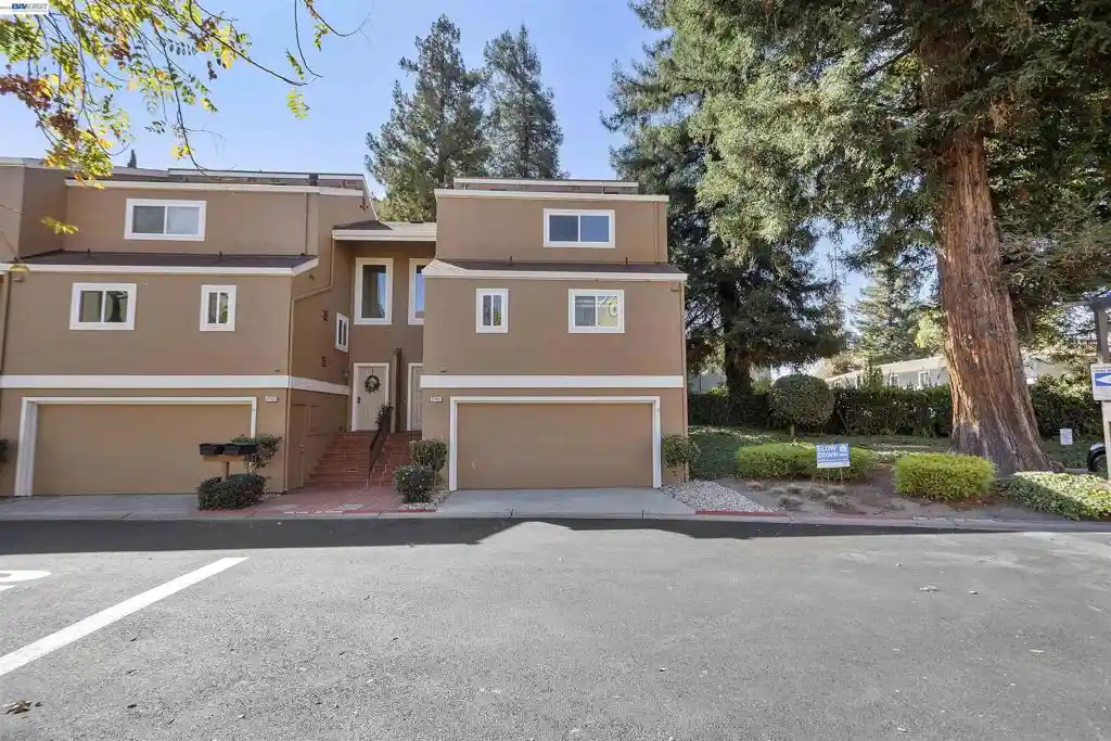 Townhouse for sale at 37901 Bright Cmn, Fremont, CA 94536 | MLS# 41151745