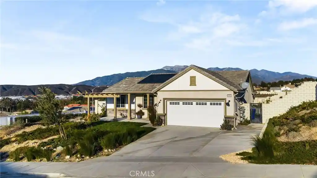 Single family home for sale at 6954 N Curtis Ln, San Bernardino, CA 92407 | MLS# IV26227357