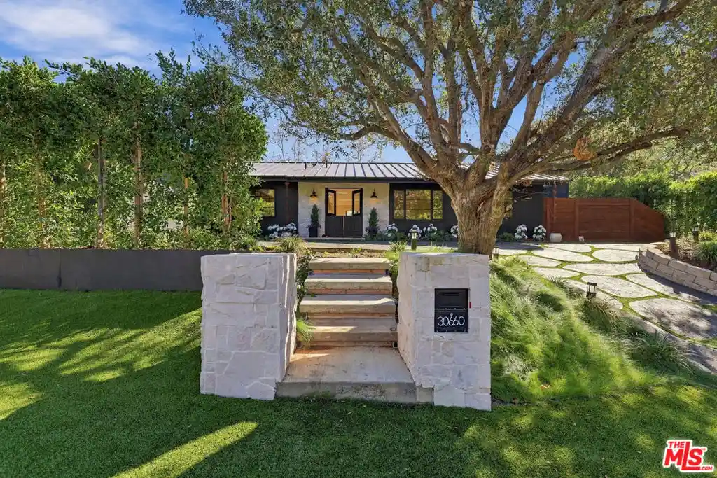 Photo 1 of Single family home for sale at 30660 La Sonora Dr, Malibu, CA 90265 | MLS# 26103297 | Listing updated on 2026-10-28