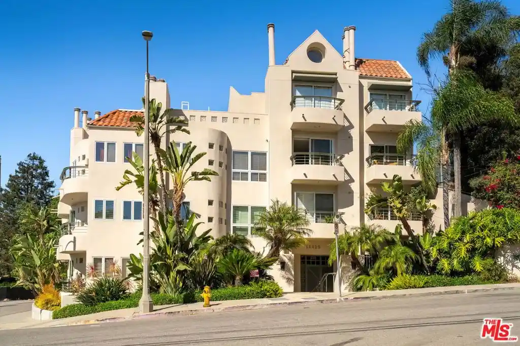 Photo 1 of Condo for sale at 15425 Antioch St #206, Pacific Palisades, CA 90272 | MLS# 26103166 | Listing updated on 2026-10-28