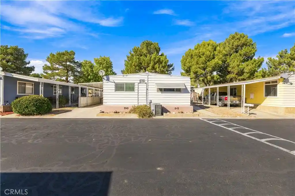 Manufactured home for sale at 48303 20th Street W #125, Lancaster, CA 93534 | MLS# SR26227547