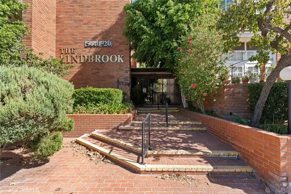 Photo 1 of Condo for sale at 5440 Lindley Ave #302, Encino, CA 91316 | MLS# SR26221514 | Listing updated on 2026-10-29