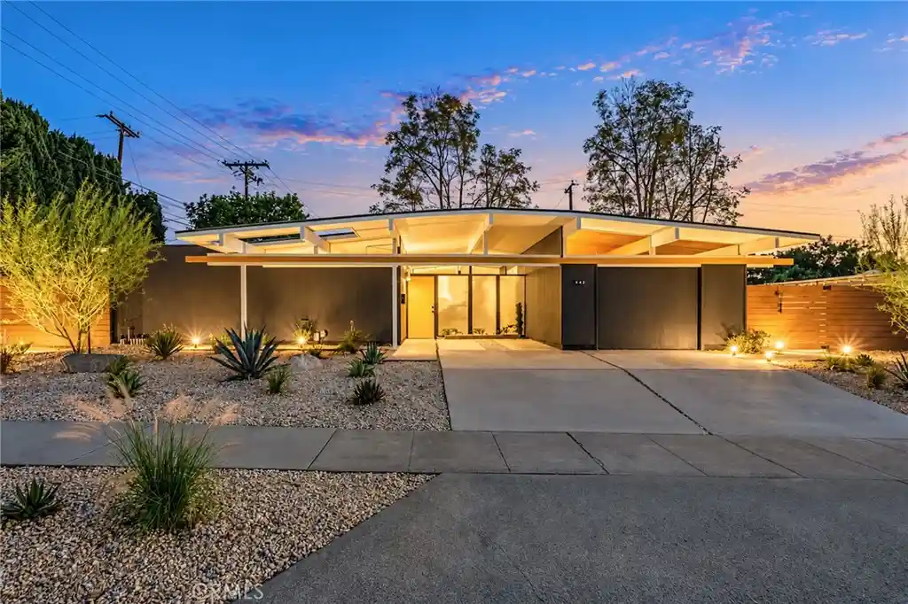Photo 1 of Single family home for sale at 842 E Glendale, Orange, CA 92865 | MLS# PW26227605 | Listing updated on 2026-10-31