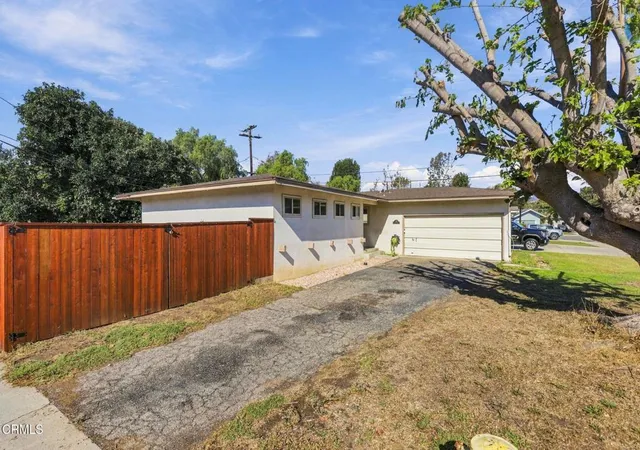 Photo 2 of Single family home for sale at 124 Moultrie Pl, Santa Paula, CA 93060 | MLS# V1-39371 | Listing updated on 2026-10-30