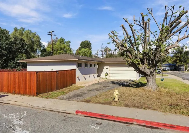 Photo 4 of Single family home for sale at 124 Moultrie Pl, Santa Paula, CA 93060 | MLS# V1-39371 | Listing updated on 2026-10-30