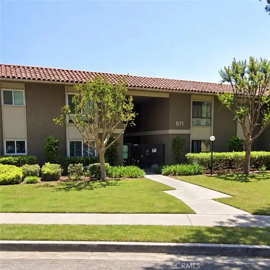 Listing Photo 1 - Condo for sale in 611 S La Veta Park located at 611 S La Veta Park, Orange, CA 92868 - Unit #127