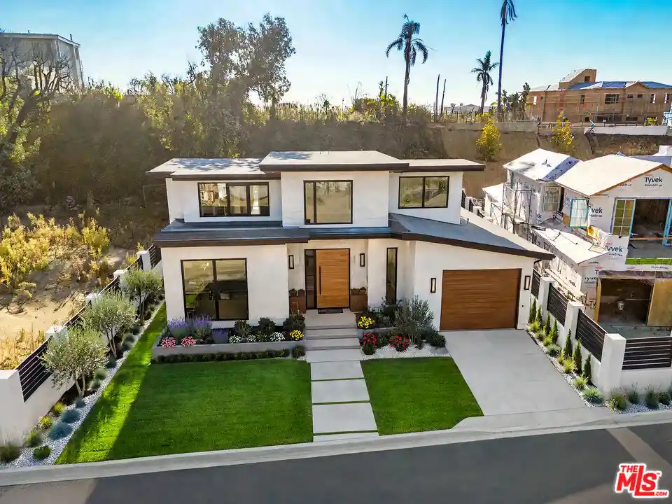 Photo 1 of Land for sale at 716 Jacon Way, Pacific Palisades, CA 90272 | MLS# 26103644 | Listing updated on 2026-10-29