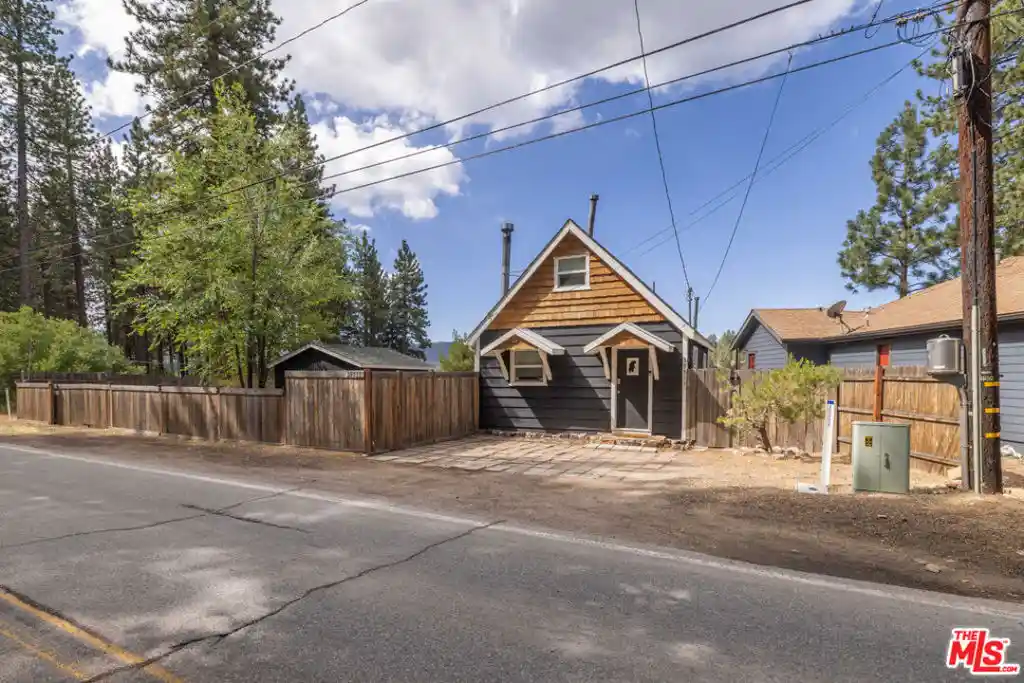 Single family home for sale at 39535 N Shore Dr, Fawnskin, CA 92333 | MLS# 26103662
