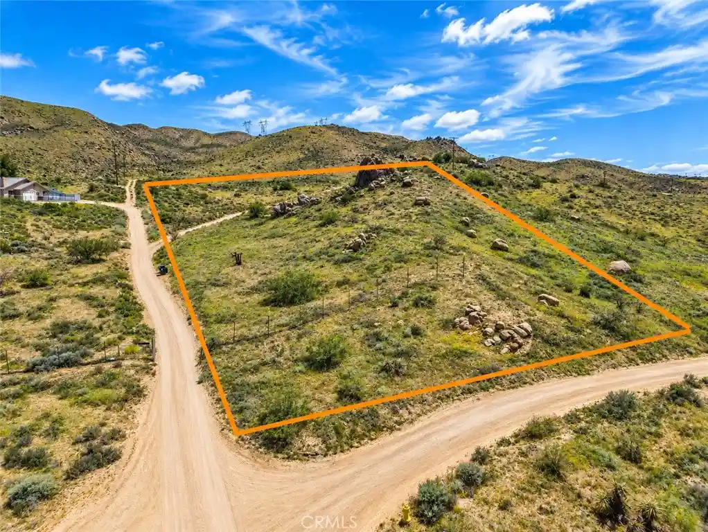 Land for sale at 46 Loma Vista Rd, Apple Valley, CA 92307 | MLS# OC26227845