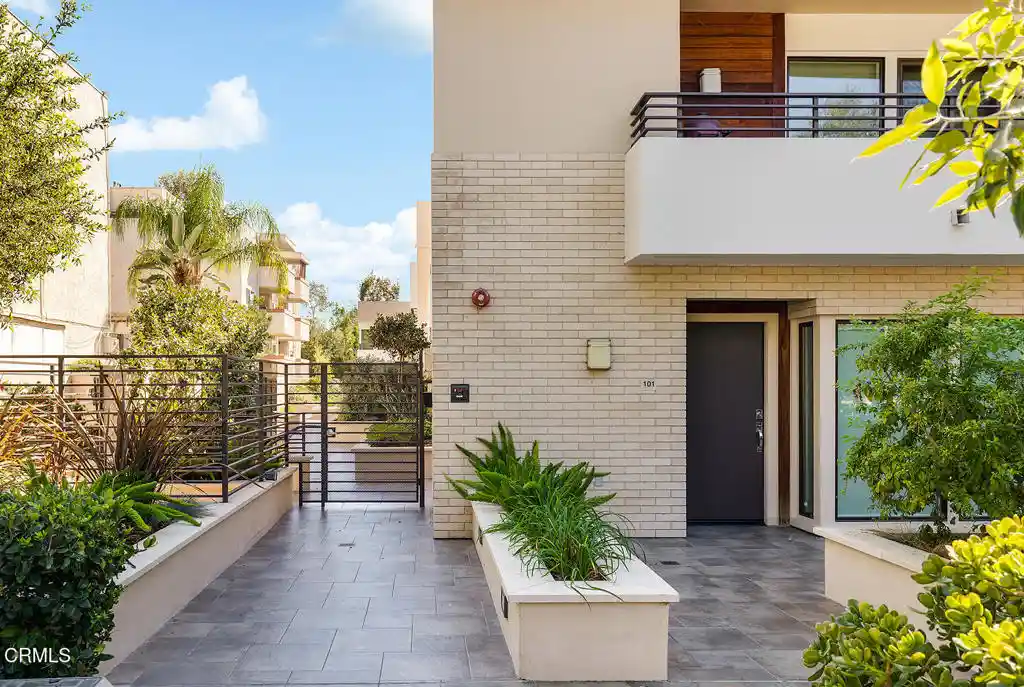 Condo for sale at 2428 E Del Mar Blvd #207, Pasadena, CA 91107 | MLS# P1-29317