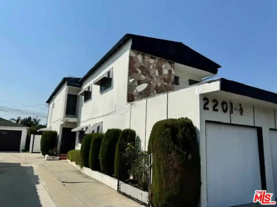Multi family home for sale at 2201 S Ridgeley Dr, Los Angeles, CA 90016 | MLS# 26103692