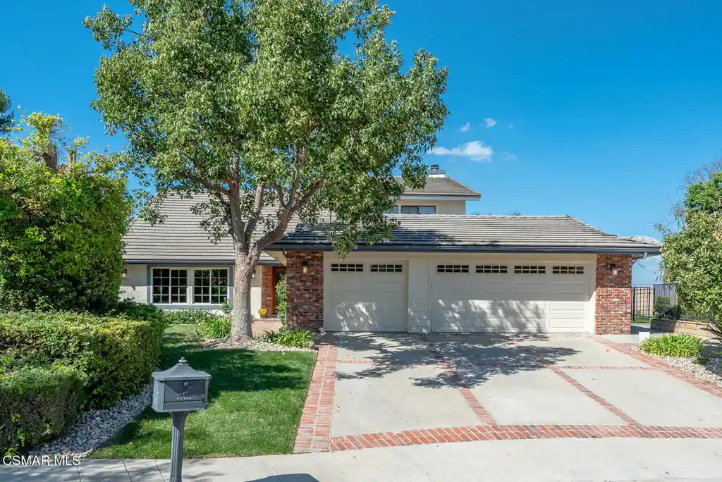 Single family home for sale at 3877 Sunset Knls Dr, Thousand Oaks, CA 91362 | MLS# 226004995