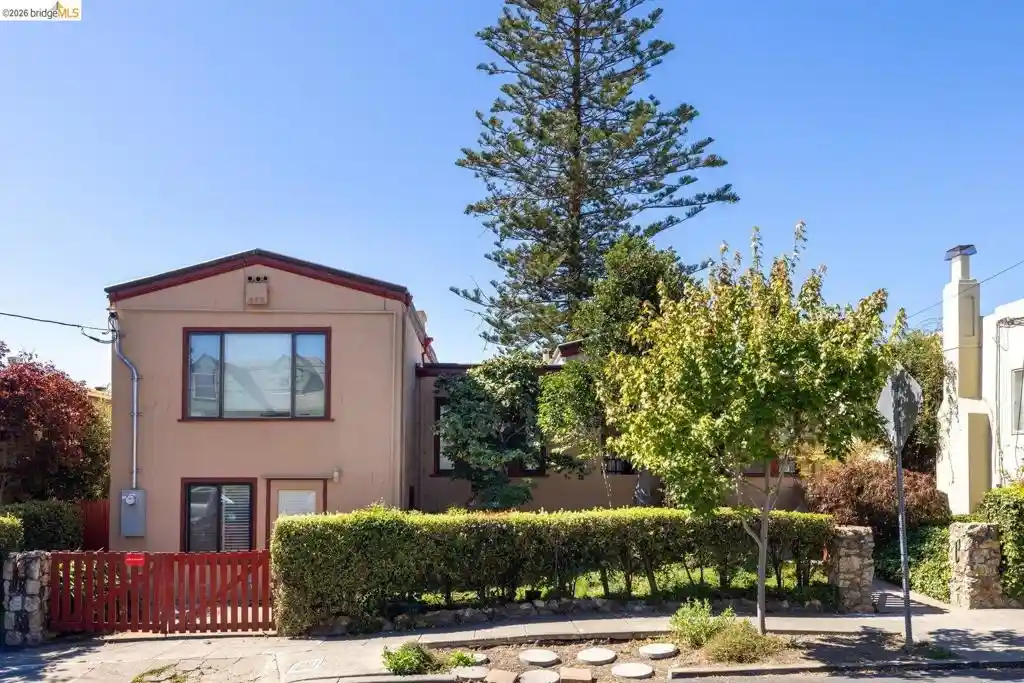 Single family home for sale at 902 Carmel Ave, Albany, CA 94706 | MLS# 41151863