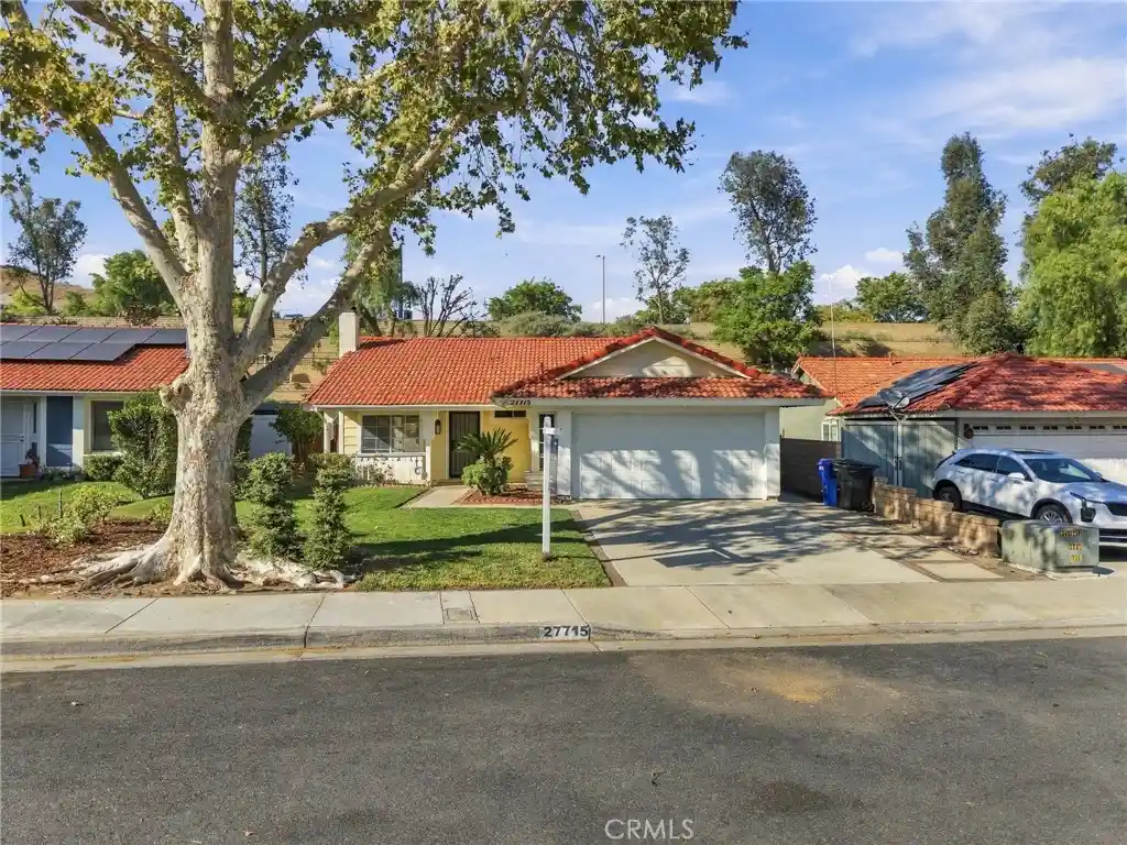 Single family home for sale at 27715 Wakefield, Castaic, CA 91384 | MLS# SR26226197