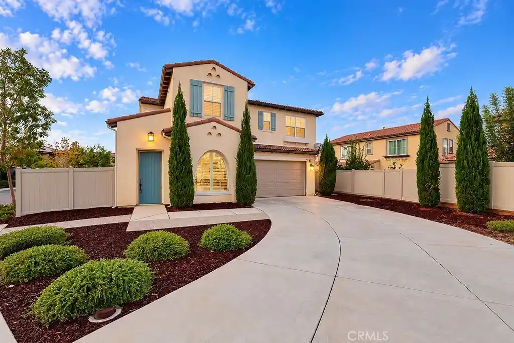 Photo 1 of Single family home for sale at 39552 Strada Scala, Lake Elsinore, CA 92532 | MLS# IG26224230 | Listing updated on 2026-10-26