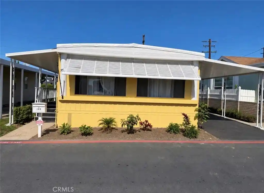 Manufactured home for sale at 3050 W Ball Rd Space 195, Anaheim, CA 92804 | MLS# IG26228090