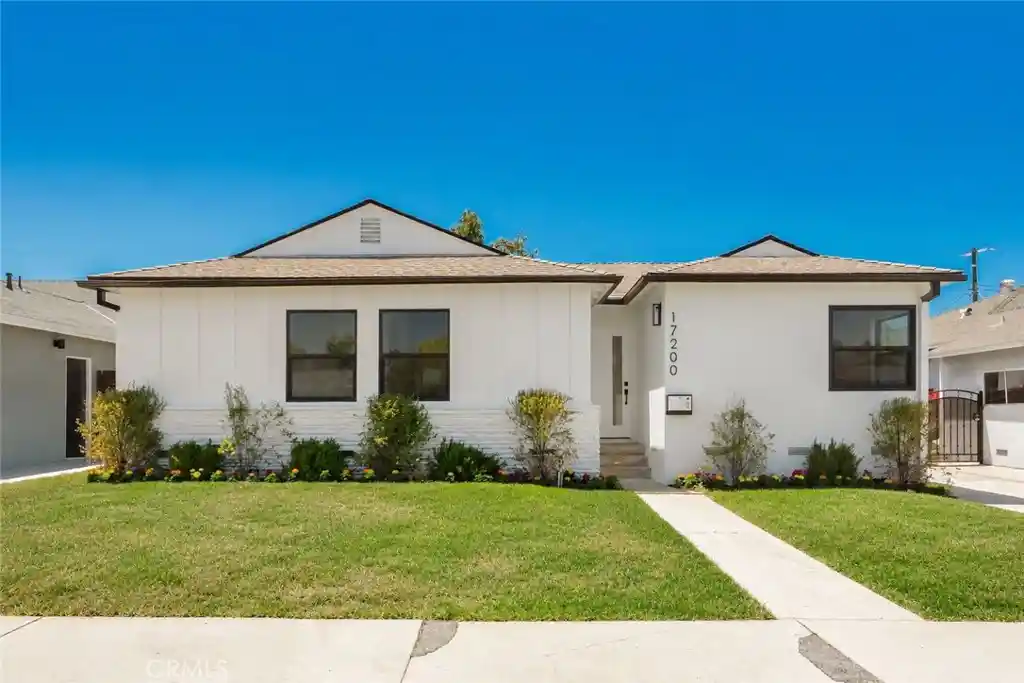 Photo 1 of Single family home for sale at 17200 Lanark St, Van Nuys, CA 91406 | MLS# SR26227621 | Listing updated on 2026-10-22