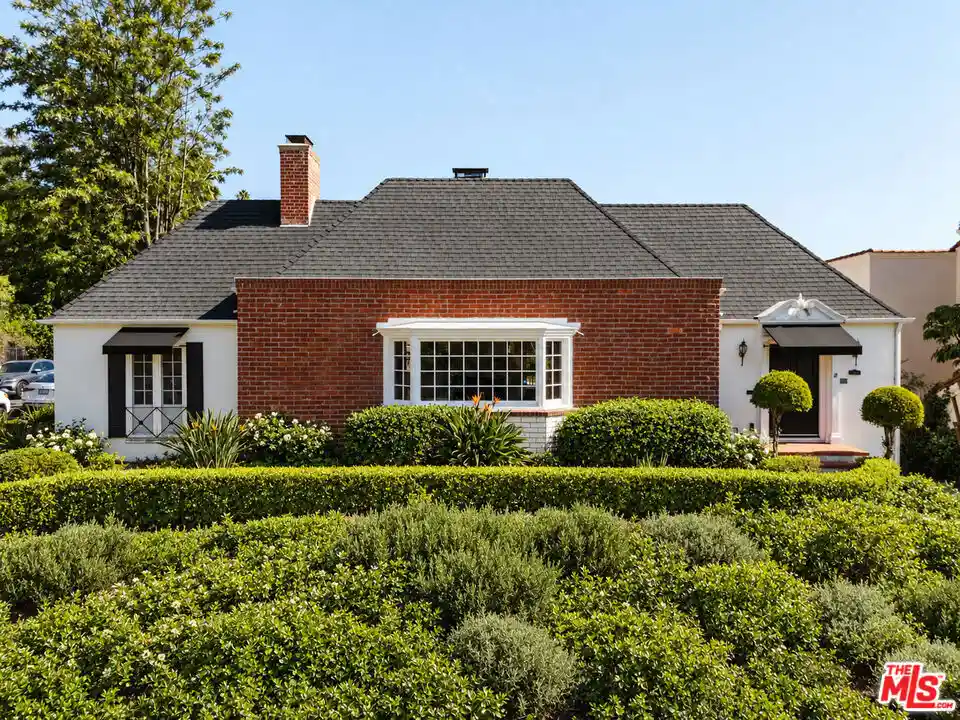Single family home for sale at 2250 N Catalina St, Los Angeles, CA 90027 | MLS# 26103168