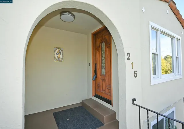 Photo 2 of Single family home for sale at 215 Pomona St, Crockett, CA 94525 | MLS# 41151893 | Listing updated on 2026-10-30