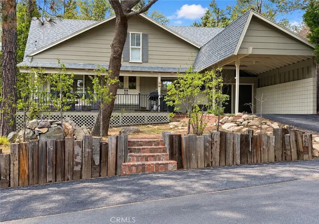 Single family home for sale at 362 Heliotrope, Lake Arrowhead, CA 92352 | MLS# IG26228249