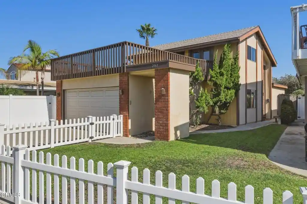 Single family home for sale at 2163 Monmouth Dr, Ventura, CA 93001 | MLS# V1-39392