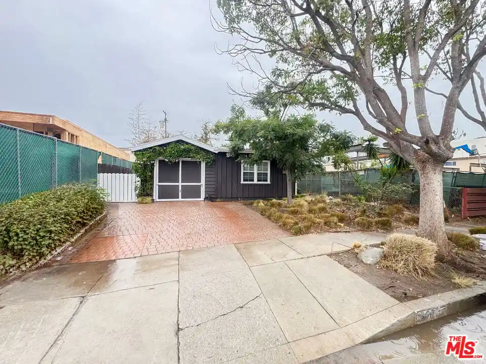 Single family home for sale at 3670 Kelton Ave, Los Angeles, CA 90034 | MLS# 26103859