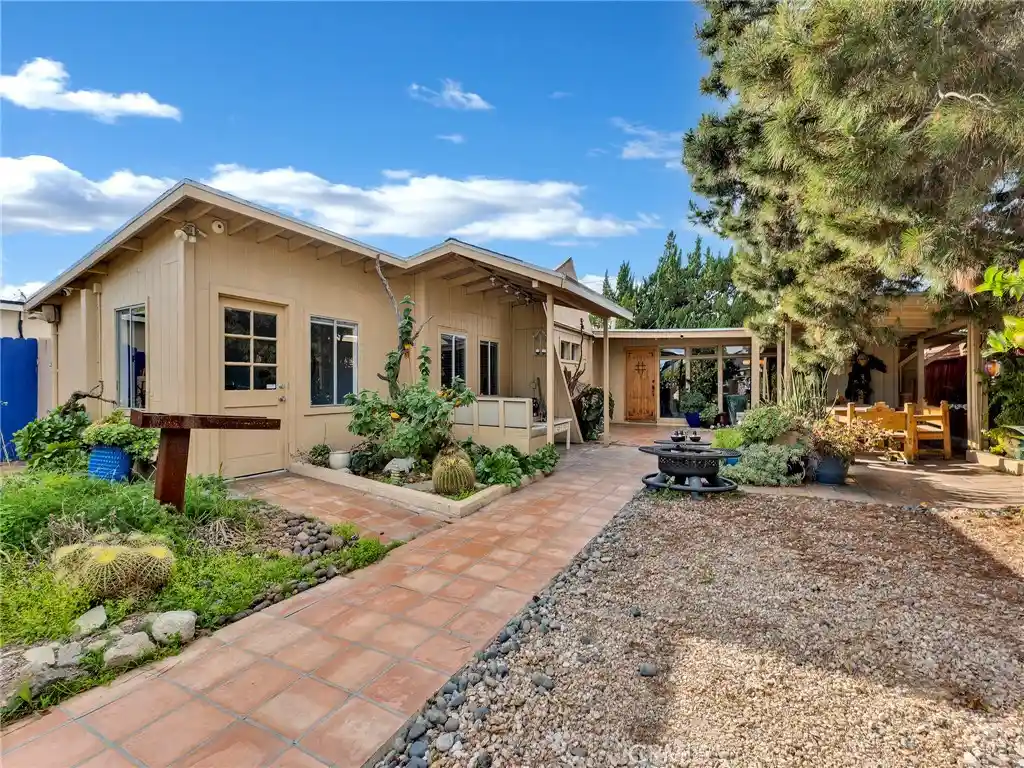 Single family home for sale at 6033 Fulcher, North Hollywood, CA 91606 | MLS# SR26228521