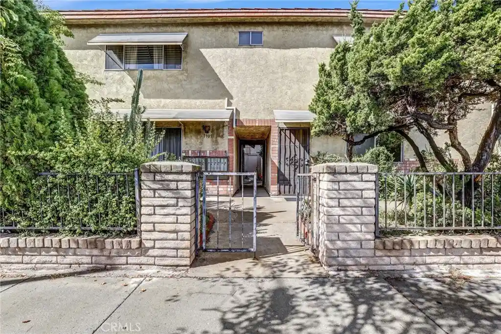 Condo for sale at 7905 Agnes #12, North Hollywood, CA 91605 | MLS# SR26228613