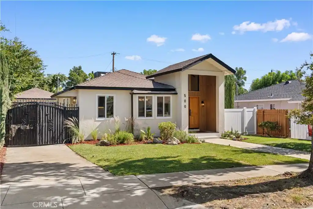 Single family home for sale at 500 Santa Paula Ave, Pasadena, CA 91107 | MLS# TR26225982
