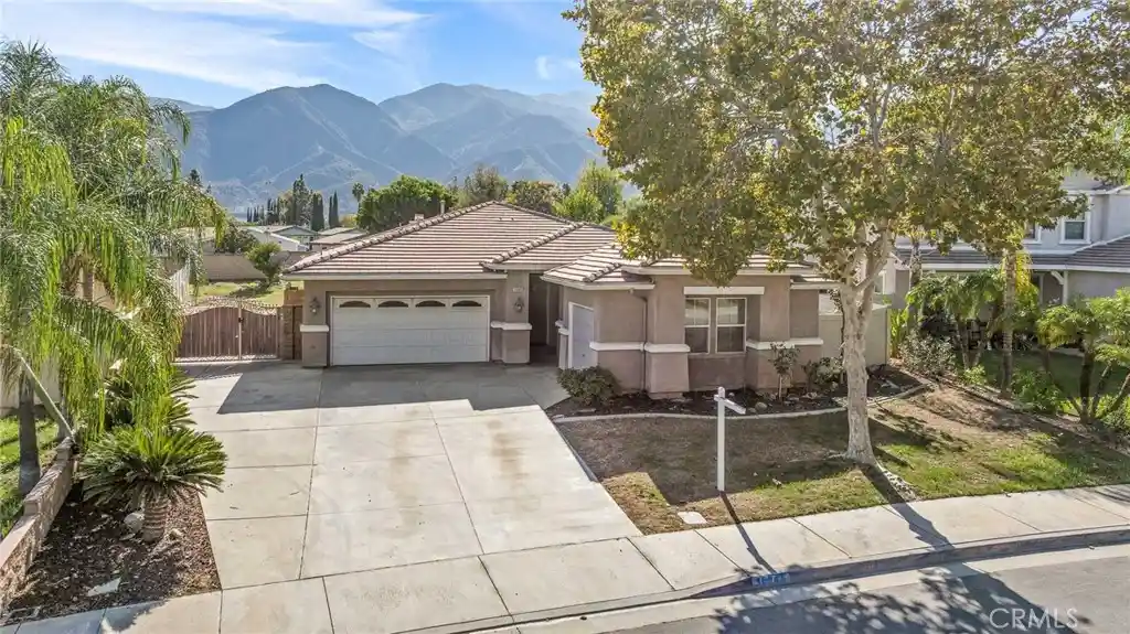 Photo 1 of Single family home for sale at 10345 Mojeska Summit Rd, Corona, CA 92883 | MLS# IG26227441 | Listing updated on 2026-10-31