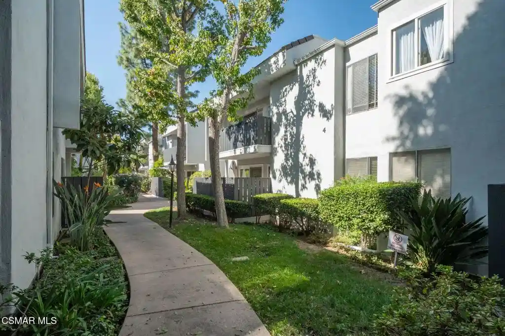 Condo for sale at 18645 Hatteras St #295, Tarzana, CA 91356 | MLS# 226005004