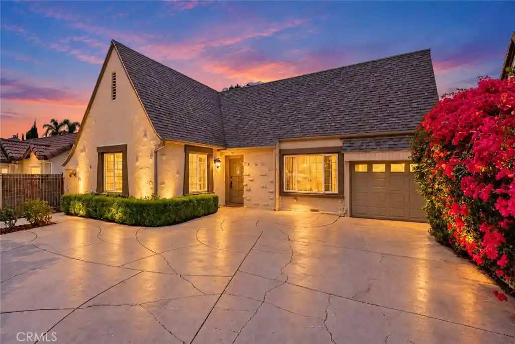Single family home for sale at 515 N Crescent Hts, Los Angeles, CA 90048 | MLS# PW26227922