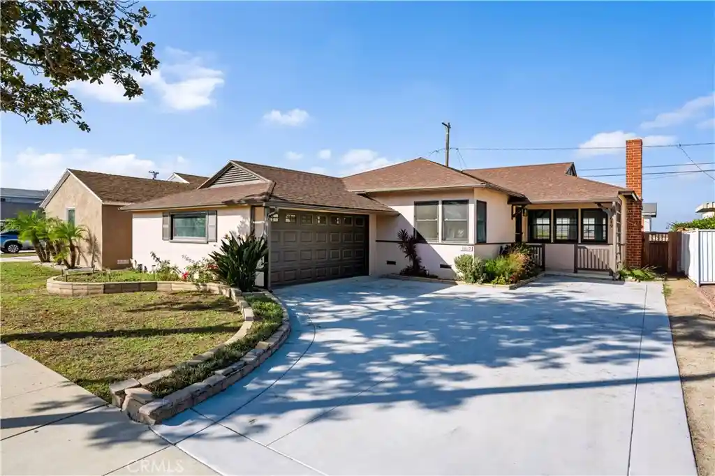 Photo 1 of Single family home for sale at 11619 Tarron Ave, Hawthorne, CA 90250 | MLS# SB26225009 | Listing updated on 2026-10-28