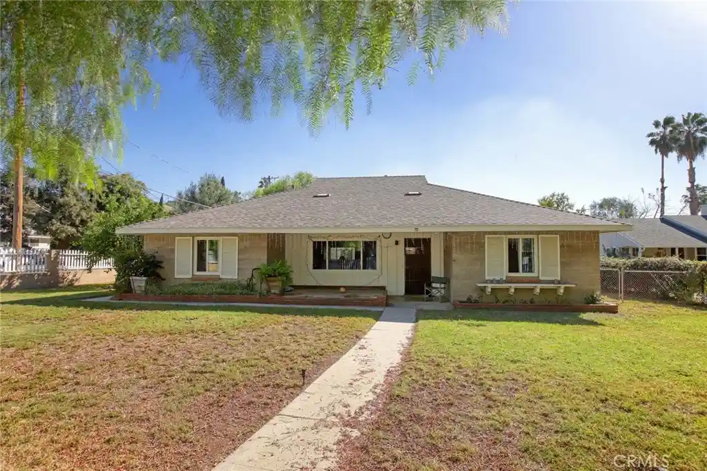 Single family home for sale at 10800 Art, Sunland, CA 91040 | MLS# GD26227676