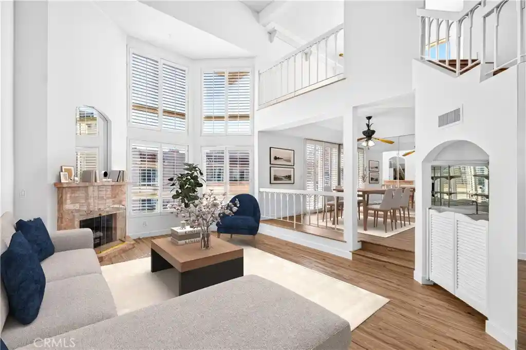 Condo for sale at 5333 Zelzah Ave #340, Encino, CA 91316 | MLS# SR26227760