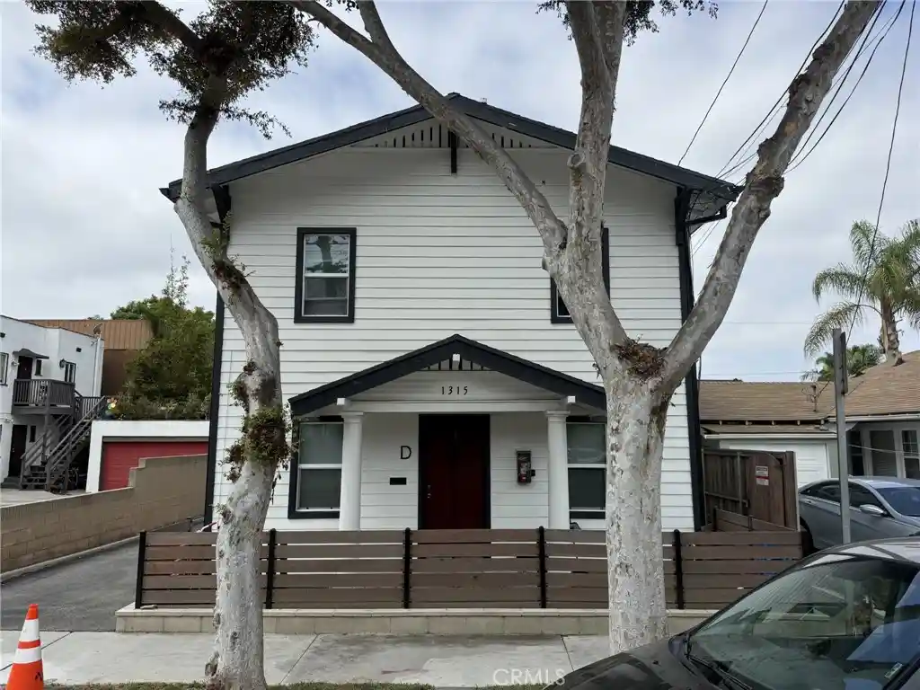 Photo 1 of Multi family home for sale at 1315 Park Ave, Long Beach, CA 90804 | MLS# SR26228127 | Listing updated on 2026-10-22